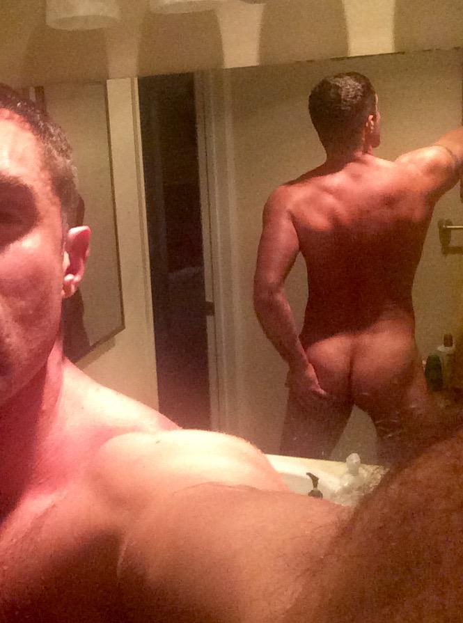 colungafrank:  NICK CAPRA Januar 2015 twitter pics