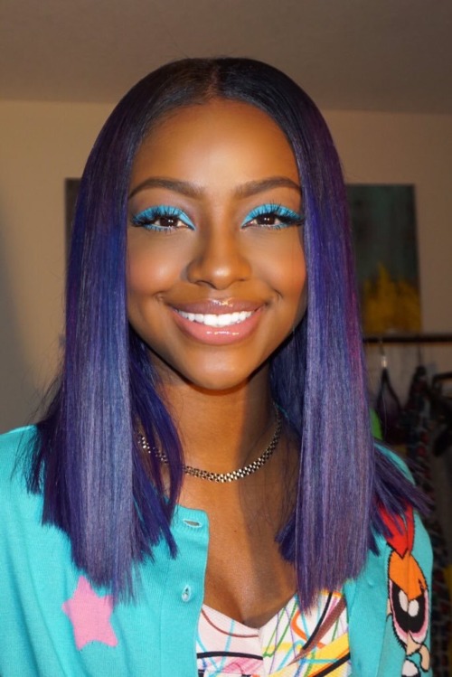 fedupblackwoman: hailneaux: I’m not over this! Black girls have always slayed color hair, and 