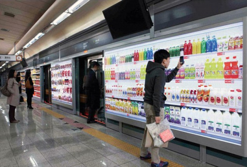 discoverynews:  teamepiphany:  Virtual supermarkets are popping up in subway stations in South Korea, where commuters can virtually shop for items while waiting for the train to come. Customers simply scan an item’s QR code using the free “Homeplus”