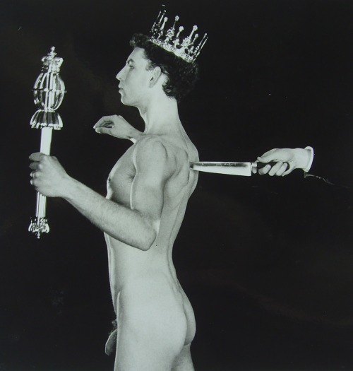 ofmiceandmenessay: Ph. Robert Mapplethorpe - The Power of Theatrical Madness by Jan Fabre, 1986.