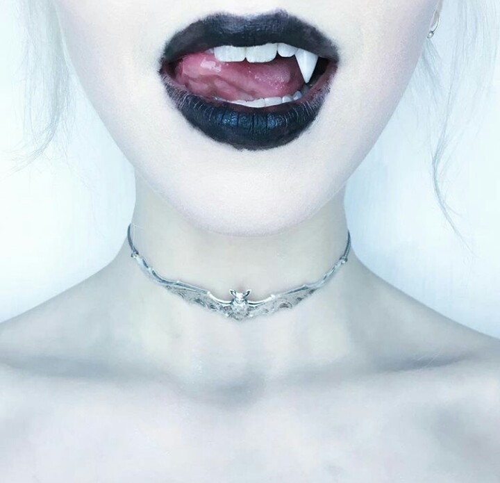 sinners-club:  ♠ come and sin? ♠