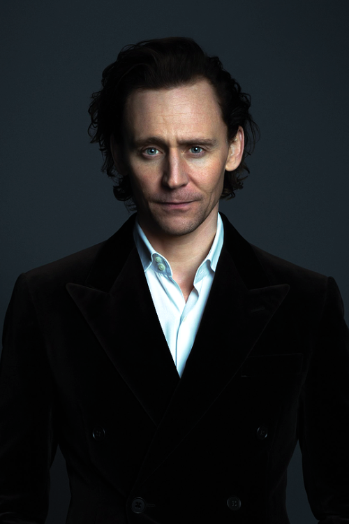 twhiddleston-pics: Tom Hiddleston photographed by Ricky Middlesworth for M2 Magazine.