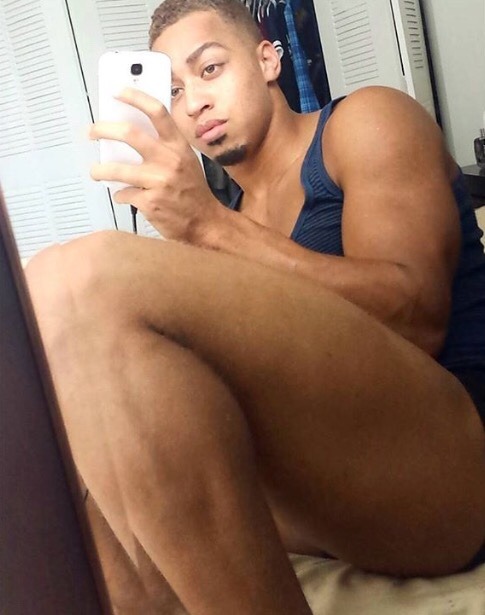 juseatthedamncake:  aworldofmenz:  A World of Menz  www.juseatthedamncake.tumblr.com/archive