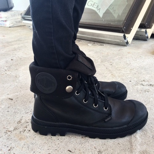 edkinko:  “Baggy Leather” Palladium boots. 