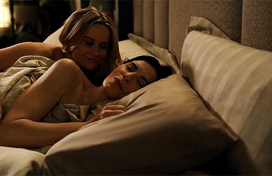 elizabetholsens:laura and bradley + physical touch