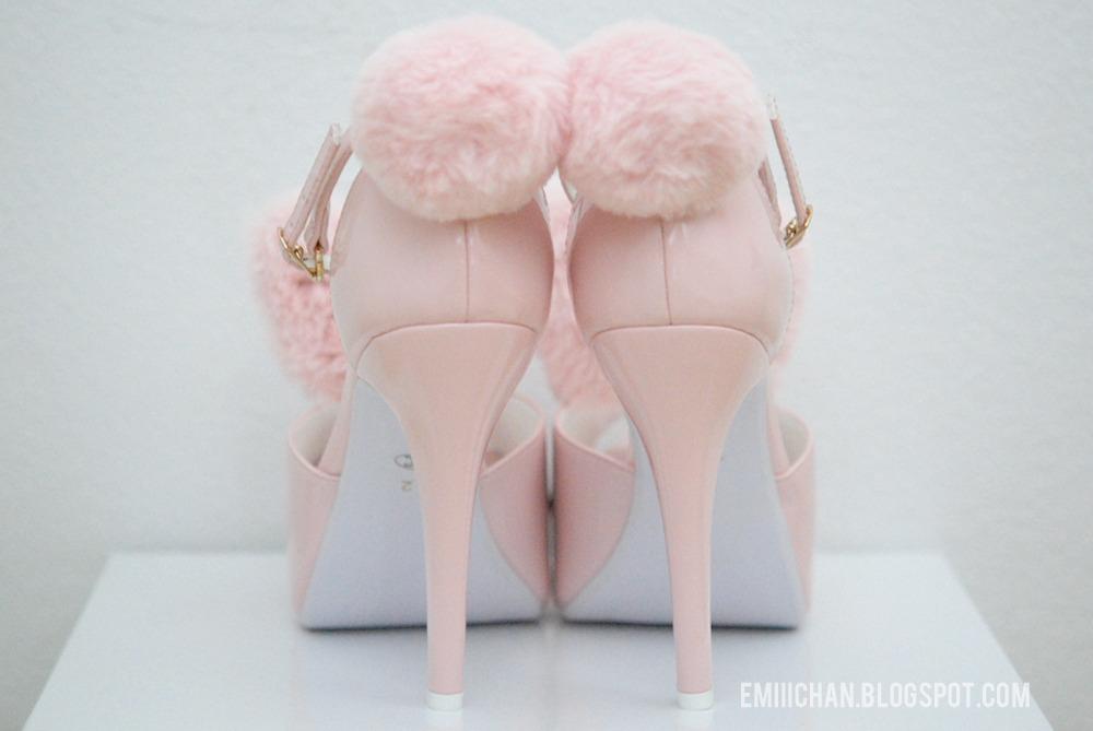 emiii-chan:  One Spo rabbit sandals ✧→ more photos, coordinates and details 