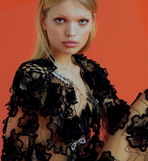 frackoviak: Pretty Reckless | Daphne Groeneveld by Kai Z FengBritish Elle December 2016