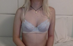 kittenkae:this is probably the prettiest bra i own