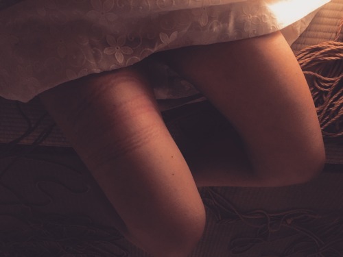 kissmedeadlydoll:  “Be still, my heart, thou hast known worse than this…”  Photo & Rope by Kissm