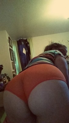 dgcon44:  soft-tastee-cupcakez:  Back back back it up!  PAWG      (via TumbleOn)