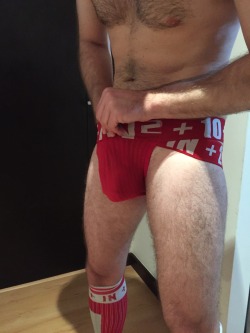 sniffmyjock:  boyfriendunderwear:  Sometimes you just have to readjust  Too bad I’m not there to help you out!