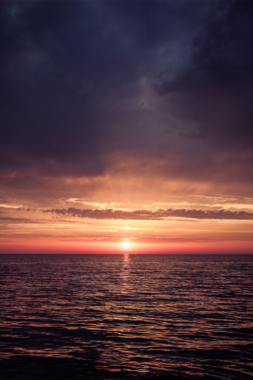 plasmatics-life:  Crazy Sunset ~ By Yannick Desmet 