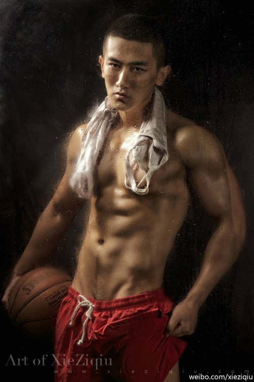 yumyumasianhunks:  yum yum Asian hunks. check out my blog  Wow! nice shot.