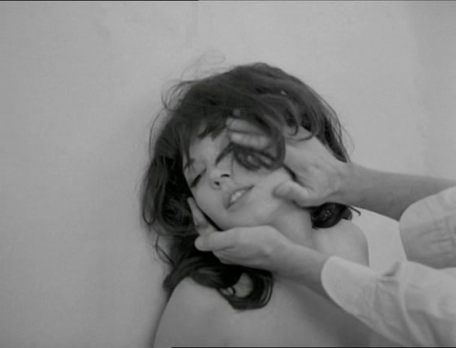 hjeri:    Sylvie Bréal in L'homme qui ment (1968)  Director: Alain Robbe-Grillet 