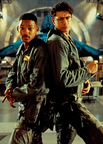 r-e-c-o-g-n-i-z-e-r:Independence Day  (1996)