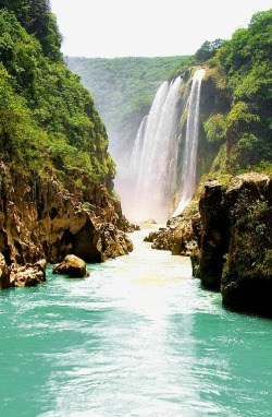 disminucion:  Cascada de Tamul | César Ramos