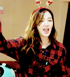 jiamengs:  *Apink - LUV plays in the background* 