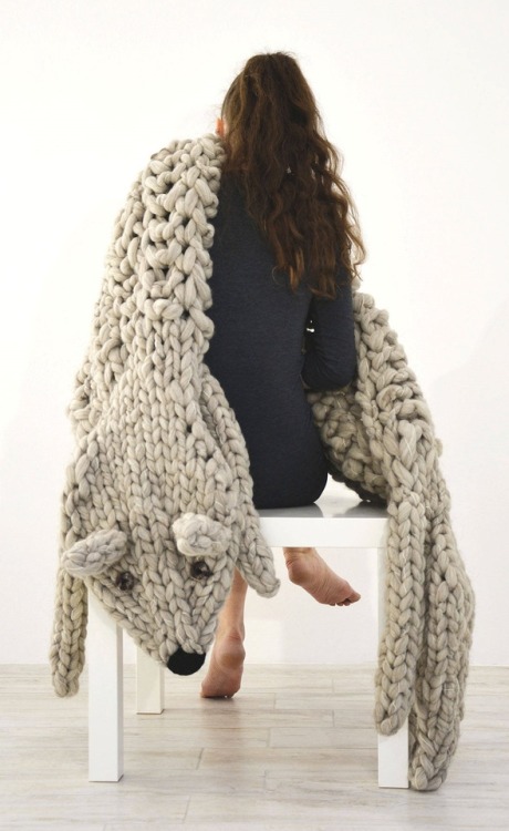 sosuperawesome:Chunky Knit Wool and Fleece Animal BlanketsAmeBa77 on EtsySee our #Etsy or #Knit tags
