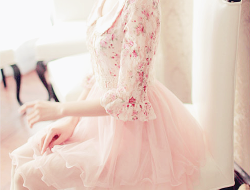 gasaii:  Pink lace dress ♥ 