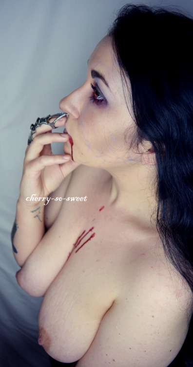 cherry-so-sweet:  Bloodlust adult photos