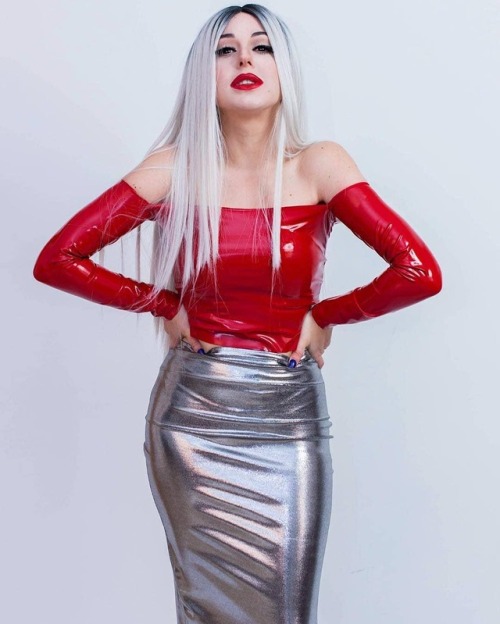 Porn Silver and red photos