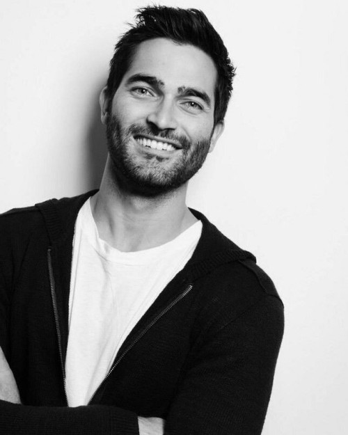 Tyler Hoechlin Crack #3 