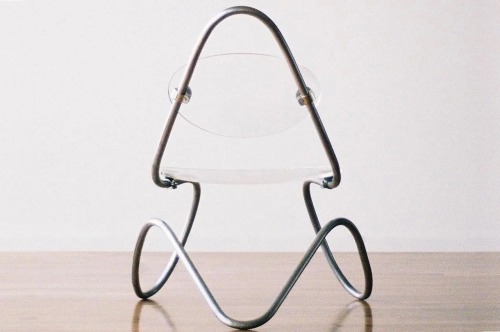  C1 – lounge chair Frame made of 100% highest quality steel; Seat shells in polished, transparent ac