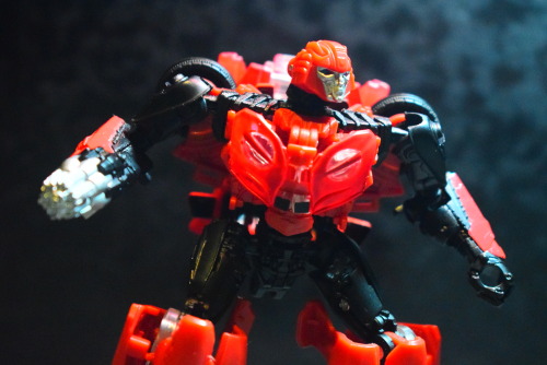 47:2021 Studio Series 64 Cliffjumper 