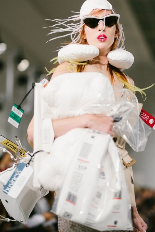 black-is-no-colour:Maison Margiela by John Galliano, Défilé Spring 2018 show; Look 33,