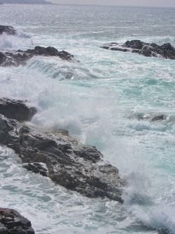 vwcampervan-aldridge:  Waves crash on the
