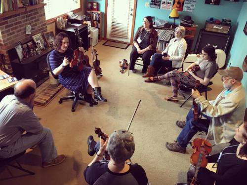 <p>Lies. All lies. #nashvillefiddlebanjocamp #fiddle #fiddleteacher #twosetsoftatersisnonsense (at Fiddlestar)</p>