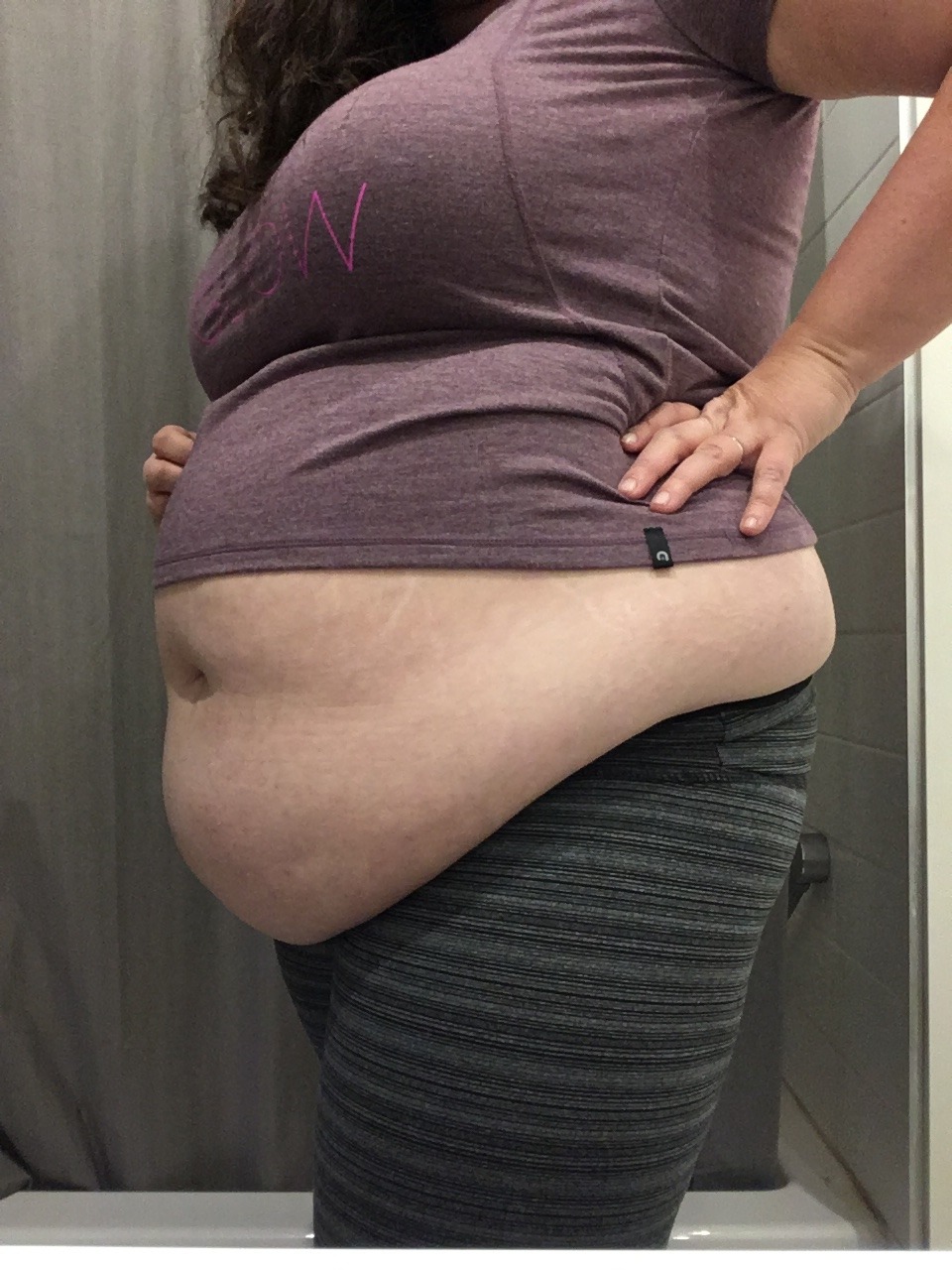 f-b-a-l:  kyl1kk1:  As requested - my belly in a size L shirt. Definitely heard some