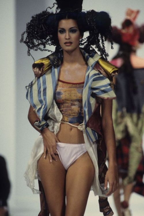 vogue-is-heart:Yasmeen Ghauri for John Galliano Spring 1993