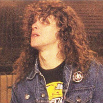 metallicasbian:jason newsted anime bangs <3 a short-lived but powerful era