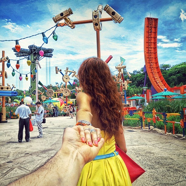 weasleyandpotter:   Creative instagrammer Murad Osmann. A bit speechless here…