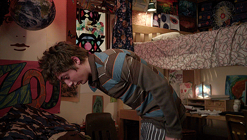 famousgaycelebs:  Jeremy Allen White Naked in Shameless 