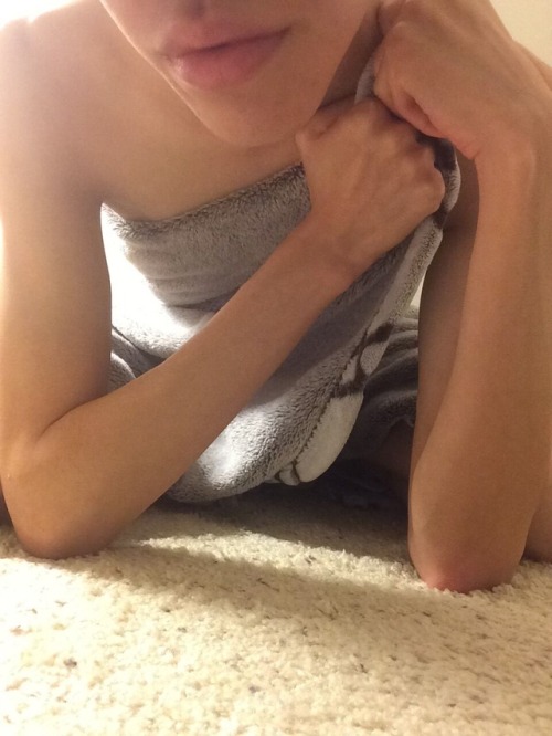 yammybaby: I really really want to makeout with someone… and also maybe suck your pp….