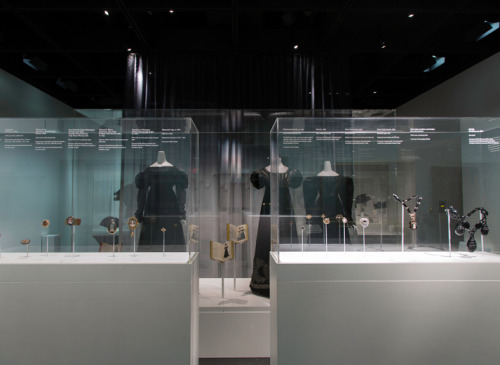 Death Becomes Her: A Century of Mourning AttireOctober 21, 2014–February 1, 2015  Approxi
