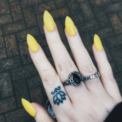 gothspitt:new claws x