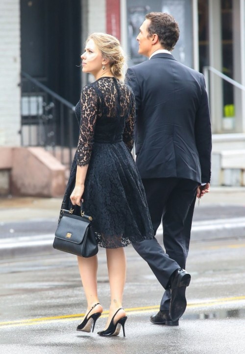 queen-scarlett-is-here: Scarlett in Dolce and Gobbana’s ‘the one’ fragrance advert. I love this dres