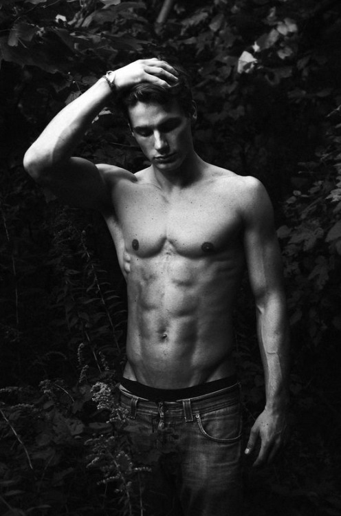 flyman1up:  Jonathan Nielssen by Samantha West 