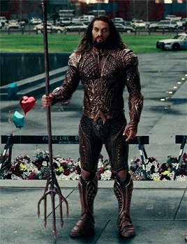 dcmultiverse:Hey, I don’t mind if the oceans rise.Jason Momoa as Arthur Curry/Aquaman in Justice Lea