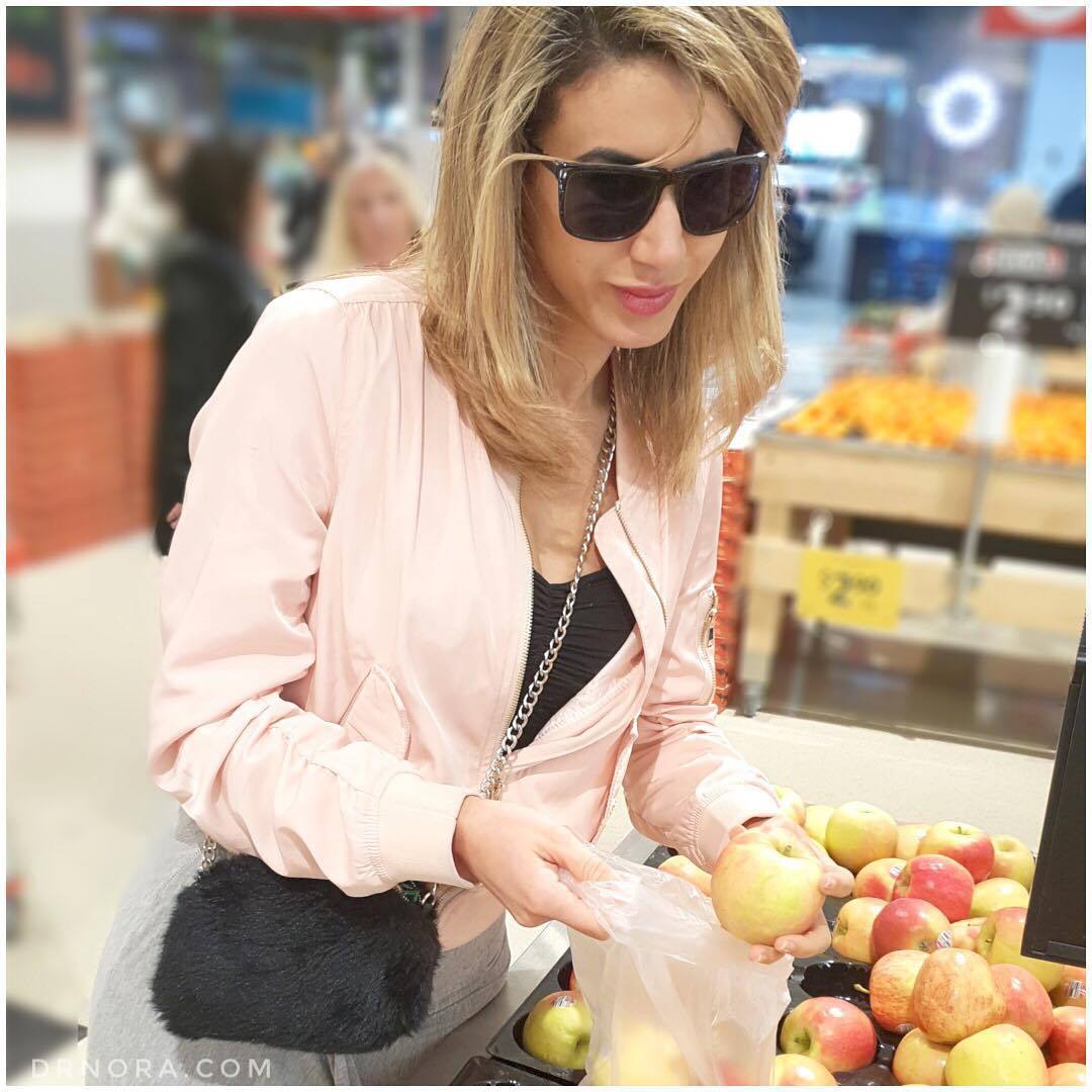 An apple a day keeps the… Hope you all have a fantastic weekend and don’t forget to have a piece of fruit or two ππ Take care and stay healthy xDr Nora π
Source: https://instagram.com/p/BmUqA0fny9t/