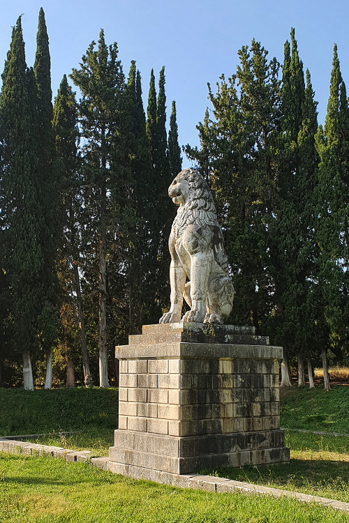 The Lion of Chaeronea (Boeotia), GreeceHeight: 5,5 metersThe lion was erected by the Thebans after t