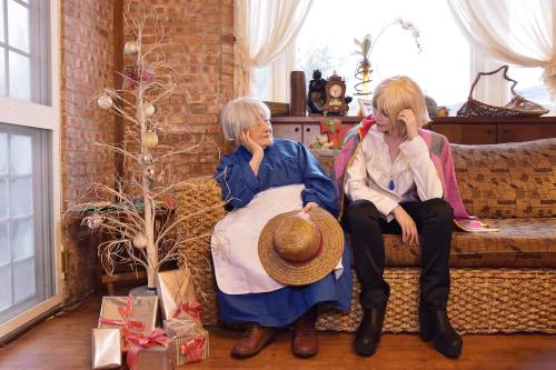 thewightknight:Cosplayer does a photoshoot for Howl’s Moving Castle, with their grandmother as Sop