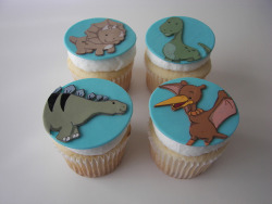 awkwardcupcake:  Dinosaur Cupcakes by death by cupcake on Flickr. 