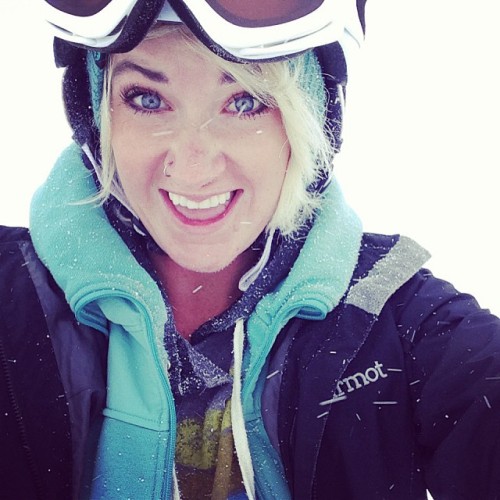 It&rsquo;s a whiteout #snowbird #snowboarding #utah #whiteout #epic #shredtime #shredlife #chick