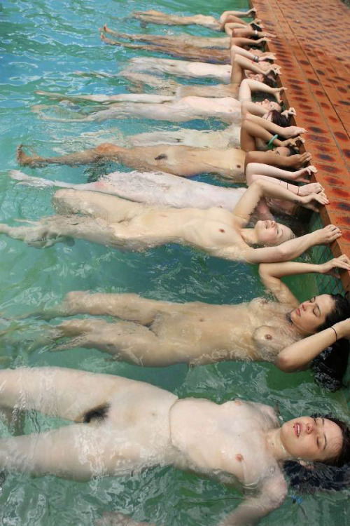 allwomenarebeautifulblog:  Swimming naked porn pictures