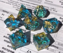 battlecrazed-axe-mage: battlecrazed-axe-mage: 💎💎💎💎💎 Yup! They’re Lucky Hand Dice’s blue gold leaf set 