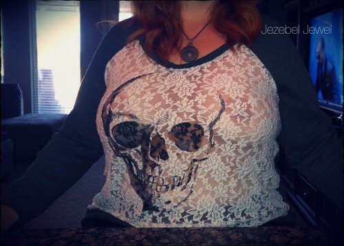 jezebeljewel: Love teasing the workers that come to the house…I need stuff to break more ofte